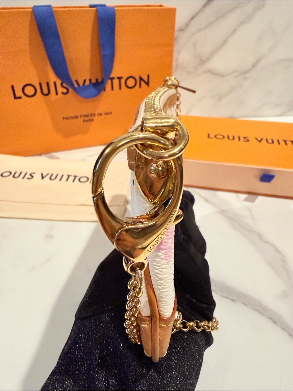 Louis Vuitton Milla Multicolor Pochette - Picture 11 of 17